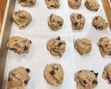 Foto langkah ke 2 dari resep Banana chocochip cookies (1).
