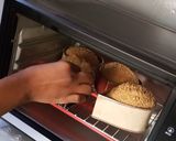 A picture of step 4 of Sponge Cake with Granola Biscuit Crumbs.