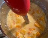 Une image de l'étape 2 de Soupe butternut, coco, crevettes et edamames.