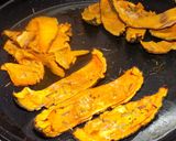 Foto del paso 2 de la receta: Espinacas con fideos cortos y calabaza al horno