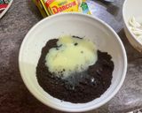 A picture of step 2 of Oreo snowball.