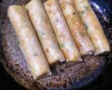 Foto langkah ke 4 dari resep Lumpia Telur Gulung.