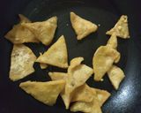 নাচোস উইথ চিজ সস (nachos with cheese sauce recipe in Bengali) রেসিপি ধাপ - 3 ছবি
