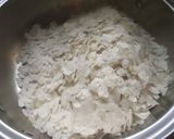 A picture of step 1 of Chivda.