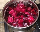 Foto langkah ke 2 dari resep Sirup Rosella.