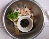รูปขั้นตอนการทำที่ 1 ของ ขาหมูพะโล้