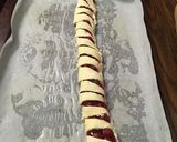 A picture of step 3 of Candy cane danish.