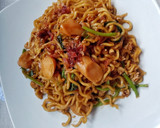 Foto langkah ke 4 dari resep Mie Goreng Solaria.