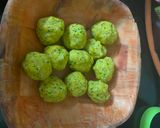 દુધી અને લીલા લસણ ના થેપલા (Dudhi-Lasan na Thepla recipe in Gujarati) રેસીપી સ્ટેપ2ફોટો