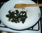Foto del paso 2 de la receta: Bife a la chapa, huevo, puré de papa con espinaca