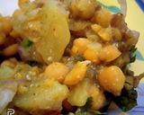 A picture of step 2 of Simple alu cholay ki chaat.