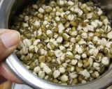 A picture of step 1 of Sprouted Moong dal kurma/Moong sprouts curry.