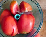 A picture of step 1 of Tomato rice.