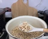 صورة لخطوة 1 من وصفة فاصوليا بيضاء مع لحمة رأس عصفور