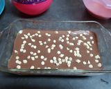 A picture of step 8 of Gluten free Millionaires Shortbread.