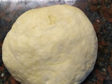 Pizza de cebolla y quesos