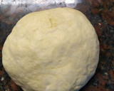 Foto del paso 1 de la receta: Pizza de cebolla y quesos
