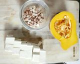 Hình bước làm 1 của món Canh bí ngô đậu phộng