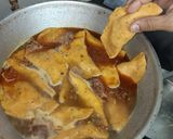 A picture of step 6 of Aloo Karanji.