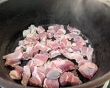 Foto del paso 1 de la receta: Quirera de milho com carne de porco, em panela de ferro (a la Chilena 🇨🇱)