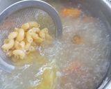 Foto langkah ke 3 dari resep Sup Ayam Makaroni.