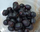 A picture of step 1 of Jamun Sharbat.