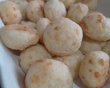 Foto del paso 7 de la receta: Pão de queijo, pancitos de queso
