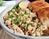 A picture of step 1 of Anda Bhurji Pav.