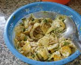 A picture of step 1 of Aloo pyaaz bhajiya.