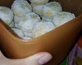 Foto langkah ke 4 dari resep Kue putri salju.