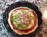 Foto del paso 2 de la receta: Pizza individual de hojaldre
