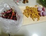 รูปขั้นตอนการทำที่ 1 ของ น้ำยาป่าปลากระป๋องใส่ตีนไก่