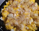 Foto del paso 9 de la receta: Coliflor en salsa cremosa🍛de calabacin y zanahoria con cebollas y manzanas salteadas🥘🍱🍲
