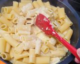 Foto del paso 8 de la receta: Rigatoni a la Rabiata con Crema de Parmesano