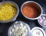 A picture of step 1 of Sweetcorn and Paneer Curry.