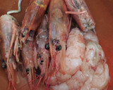 Foto del paso 1 de la receta: Spaghetti con gambas y gulas