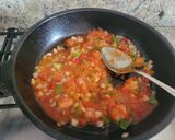 Foto del paso 2 de la receta: Paella muy diferente y preparada en un plis plas y con ingredientes que no acostumbro a comprar