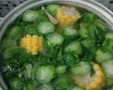 Foto langkah ke 3 dari resep Sayur Bening Segar Oyong Kemangi.