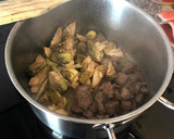 Foto del paso 3 de la receta: Arroz caldoso, con ternera, alcachofa y habitas