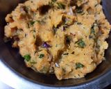 A picture of step 2 of Golgappa Chaat.
