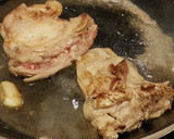 Foto del paso 4 de la receta: Lomos de conejo a la mandarina y salsa al pesto con guarnición