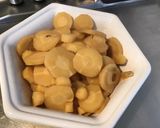 Une image de l'étape 4 de Panais fondants au persil et crème de champignons.