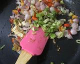 Foto langkah ke 4 dari resep 113. Oseng bawang teri.