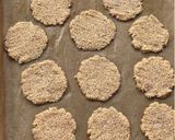 Foto langkah ke 3 dari resep Cookies Pisang Kelapa, Hanya 3 Bahan Utama.
