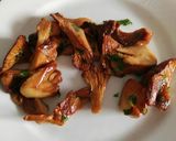 Foto del paso 3 de la receta Cardo con rebozuelos y salsa de almendras