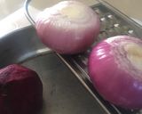 A picture of step 1 of Beetroot kurma.