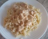 Mézes- mustáros tejszínes csirke tésztával recept fázis 1 fotója