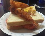 Foto del paso 2 de la receta: Sandwich de camarones, tomate y huevo