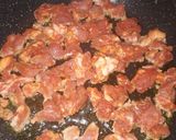 Foto del passaggio 3 della ricetta Pasticcio di polenta con salsiccia e funghi