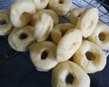 Foto langkah ke 6 dari resep Donat (metode water roux).